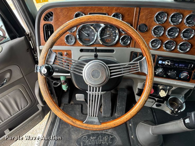 image for item FM6508 2006 Peterbilt 379 semi truck