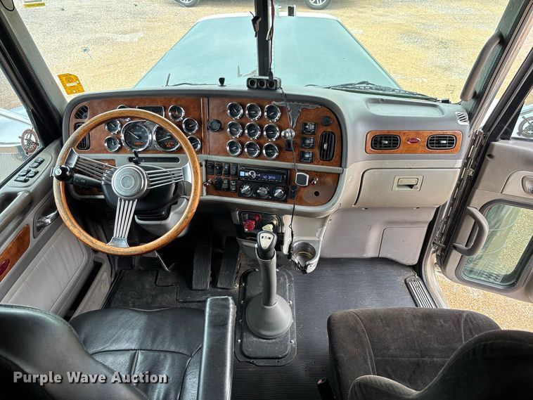 image for item FM6508 2006 Peterbilt 379 semi truck