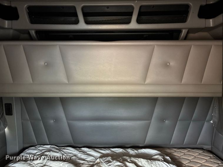 image for item FM6508 2006 Peterbilt 379 semi truck