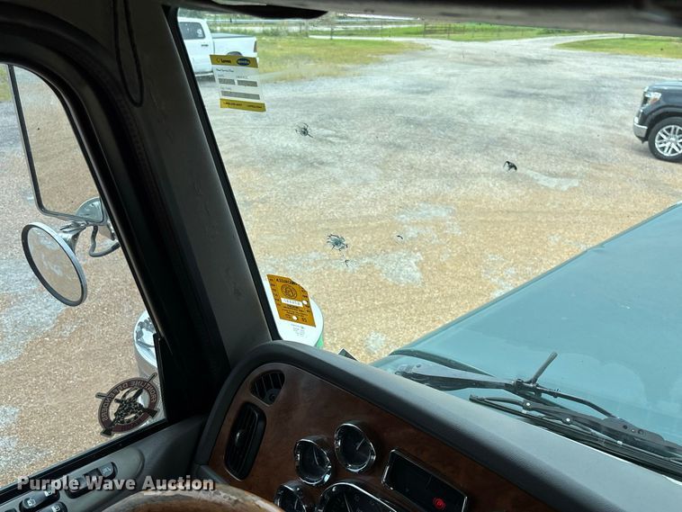 image for item FM6508 2006 Peterbilt 379 semi truck