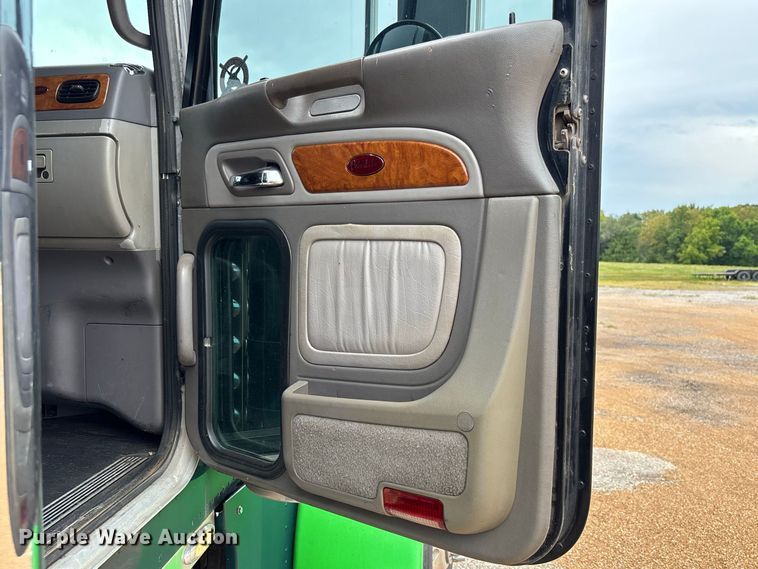 image for item FM6508 2006 Peterbilt 379 semi truck