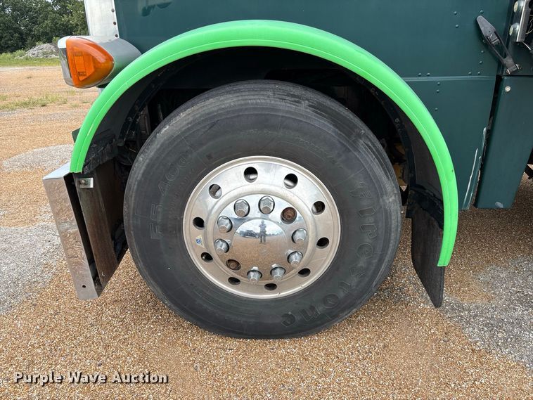 image for item FM6508 2006 Peterbilt 379 semi truck