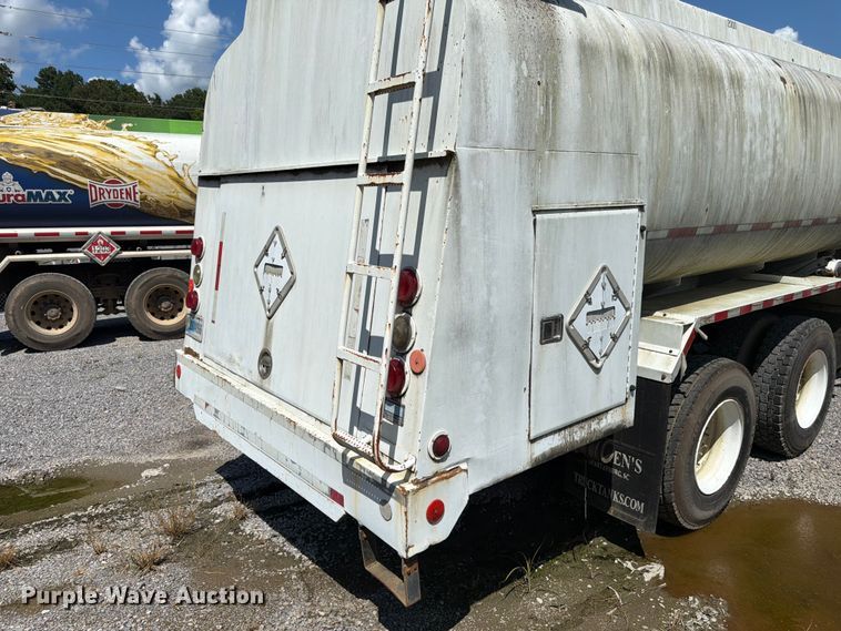 image for item FN2039 2000 Freightliner FL112 fuel truck