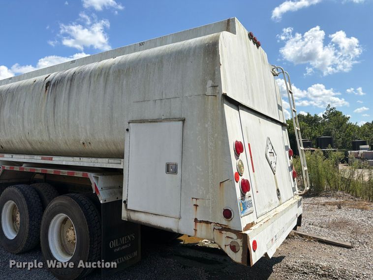 image for item FN2039 2000 Freightliner FL112 fuel truck