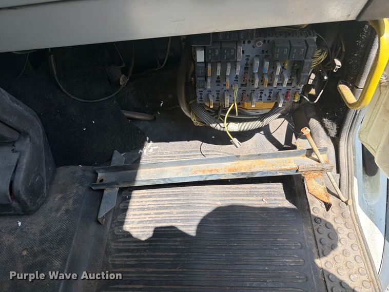 image for item FN2039 2000 Freightliner FL112 fuel truck