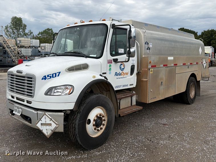 image for item FN2565 2007 Freightliner Business Class M2 fuel truck
