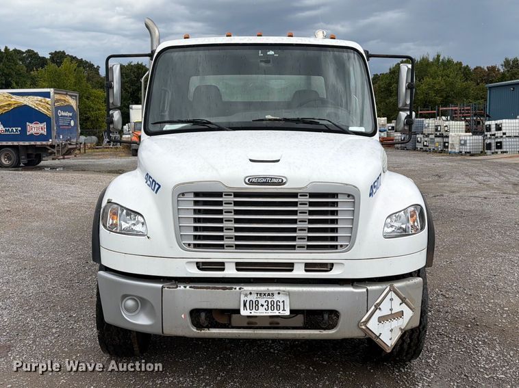 image for item FN2565 2007 Freightliner Business Class M2 fuel truck