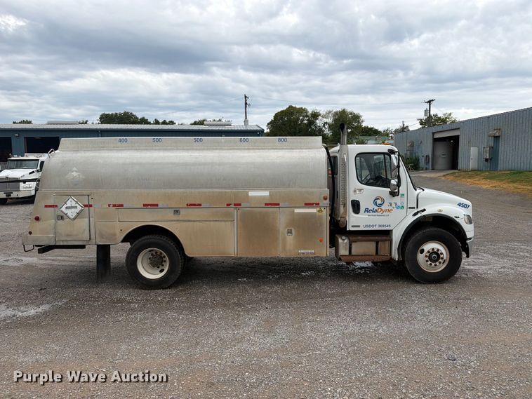 image for item FN2565 2007 Freightliner Business Class M2 fuel truck