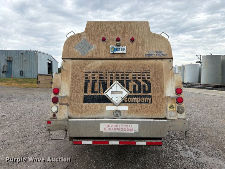 image for item FN2565 2007 Freightliner Business Class M2 fuel truck