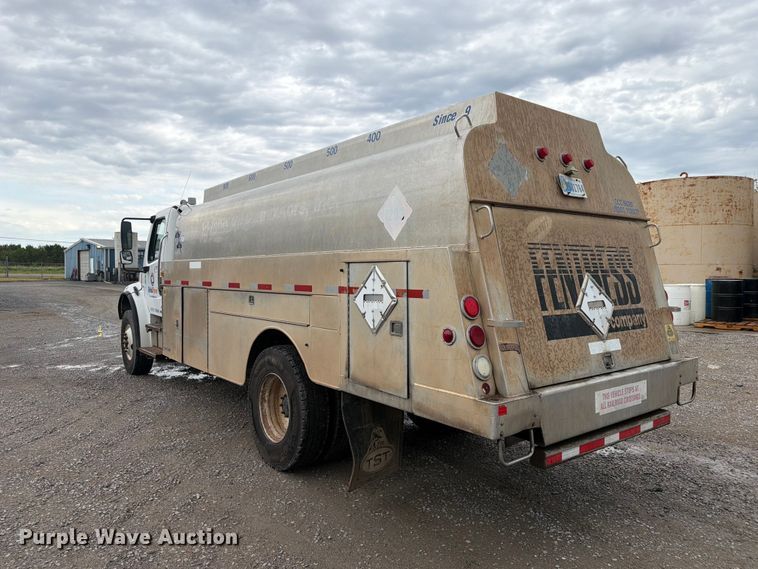 image for item FN2565 2007 Freightliner Business Class M2 fuel truck