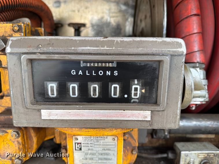 image for item FN2565 2007 Freightliner Business Class M2 fuel truck