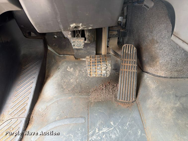 image for item FN2565 2007 Freightliner Business Class M2 fuel truck