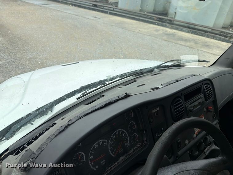 image for item FN2565 2007 Freightliner Business Class M2 fuel truck