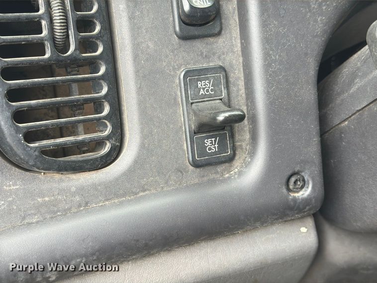 image for item FN2565 2007 Freightliner Business Class M2 fuel truck