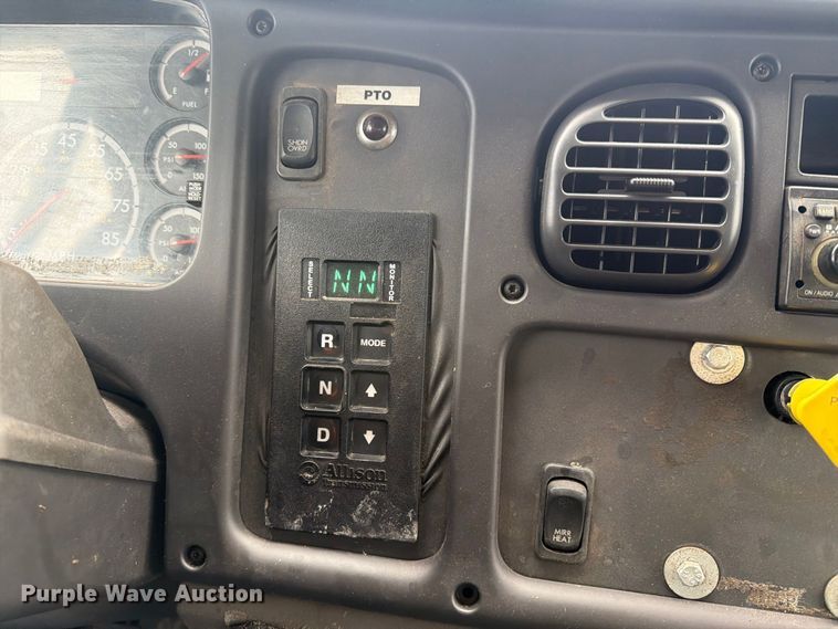 image for item FN2565 2007 Freightliner Business Class M2 fuel truck