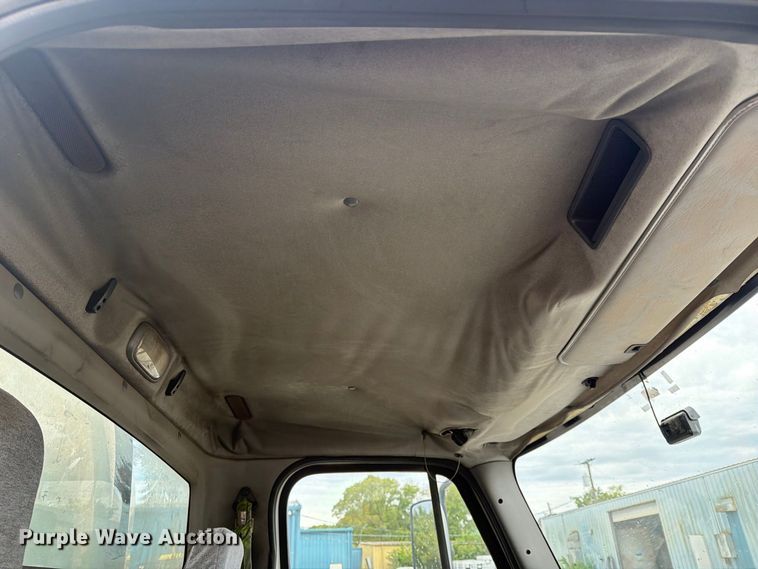 image for item FN2565 2007 Freightliner Business Class M2 fuel truck