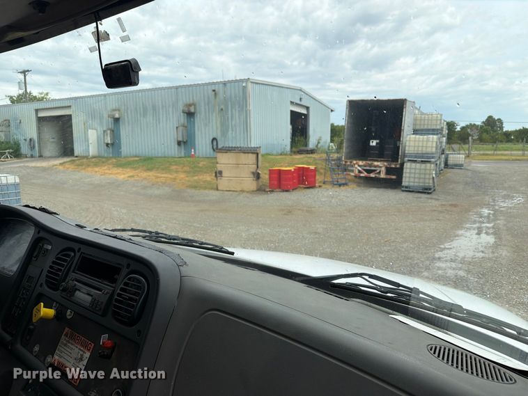 image for item FN2565 2007 Freightliner Business Class M2 fuel truck