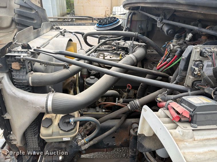 image for item FN2565 2007 Freightliner Business Class M2 fuel truck