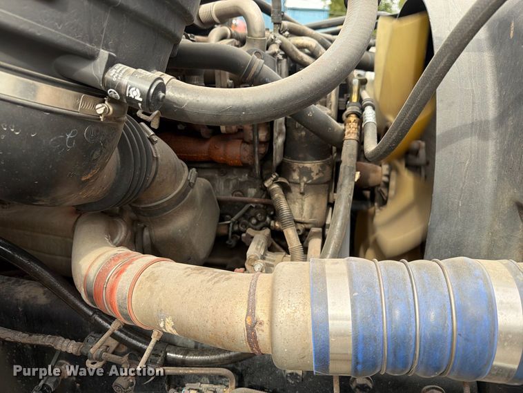 image for item FN2565 2007 Freightliner Business Class M2 fuel truck