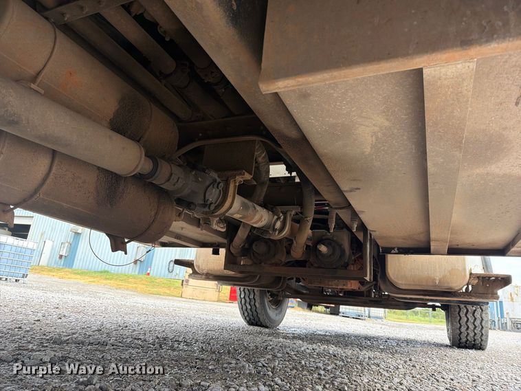 image for item FN2565 2007 Freightliner Business Class M2 fuel truck