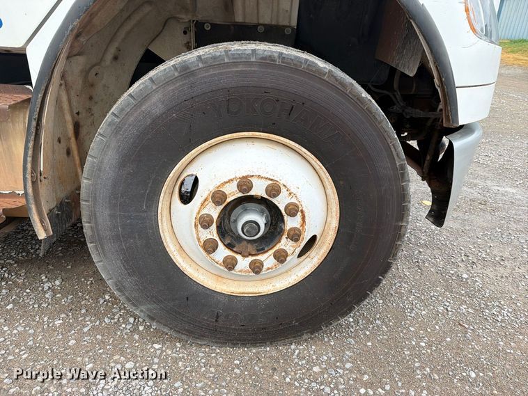 image for item FN2565 2007 Freightliner Business Class M2 fuel truck