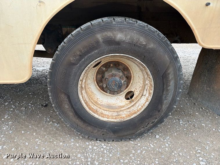 image for item FN2565 2007 Freightliner Business Class M2 fuel truck