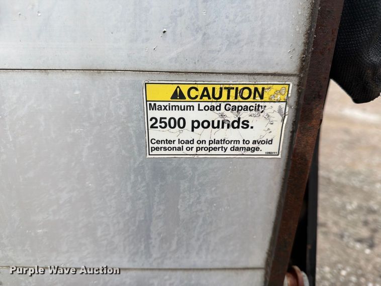 image for item FN2567 2014 Isuzu NRR box truck