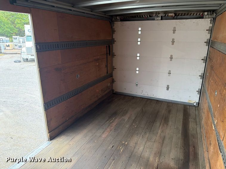 image for item FN2567 2014 Isuzu NRR box truck