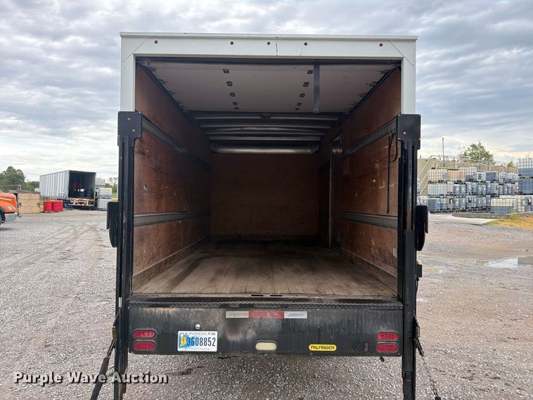 image for item FN2567 2014 Isuzu NRR box truck