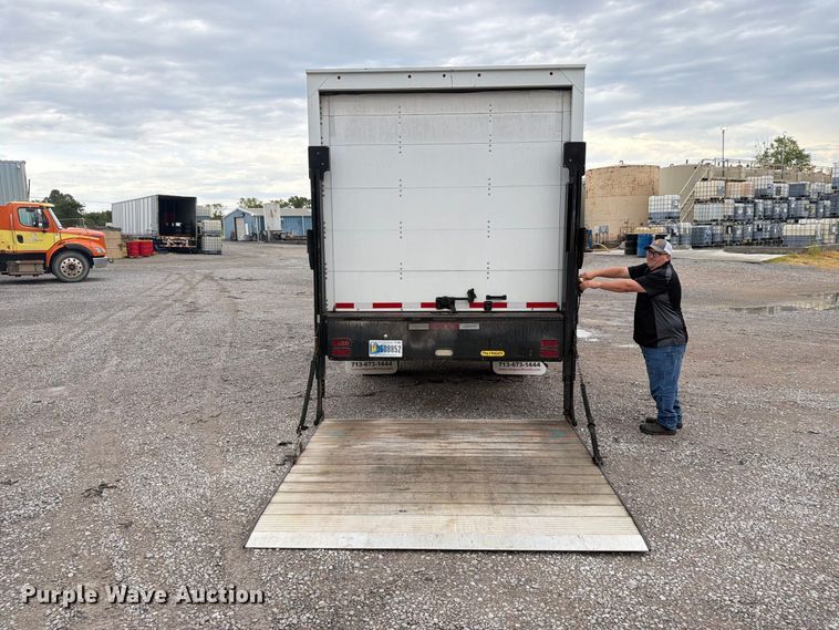 image for item FN2567 2014 Isuzu NRR box truck