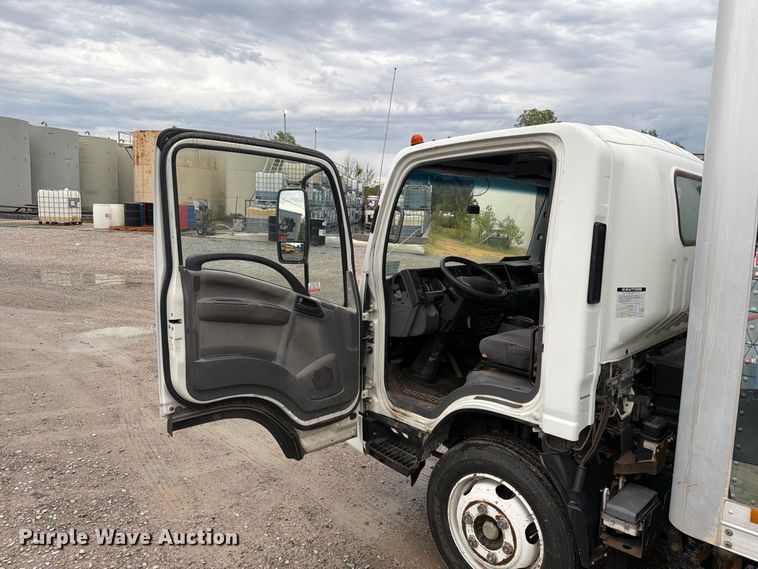 image for item FN2567 2014 Isuzu NRR box truck