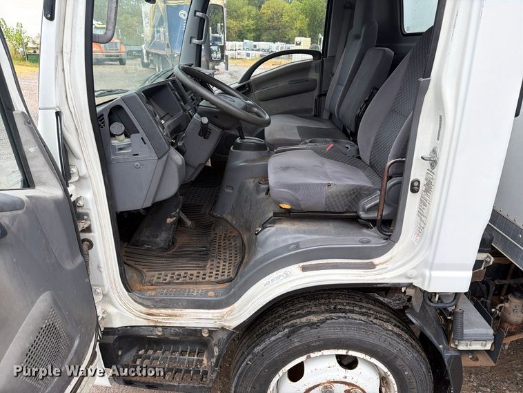 image for item FN2567 2014 Isuzu NRR box truck