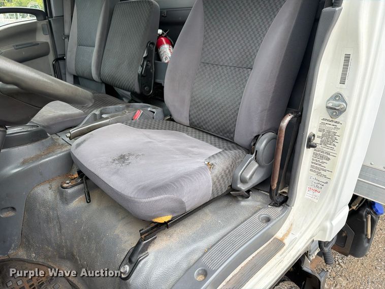 image for item FN2567 2014 Isuzu NRR box truck