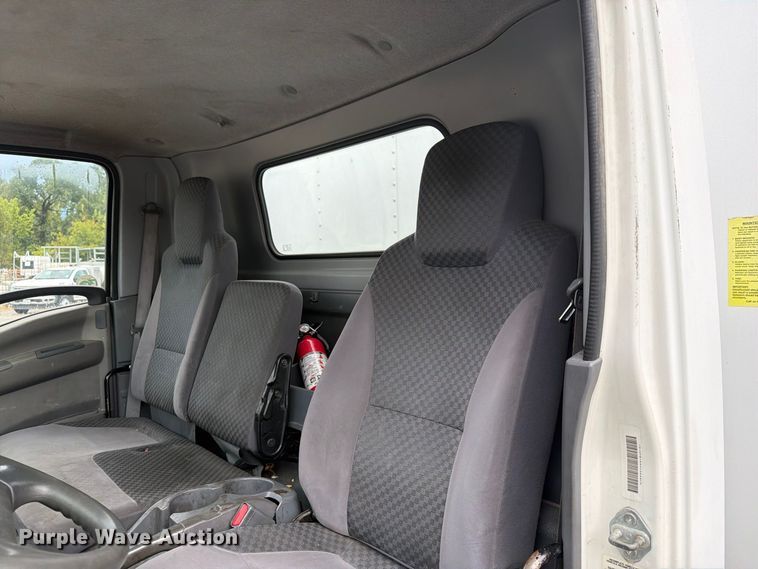 image for item FN2567 2014 Isuzu NRR box truck
