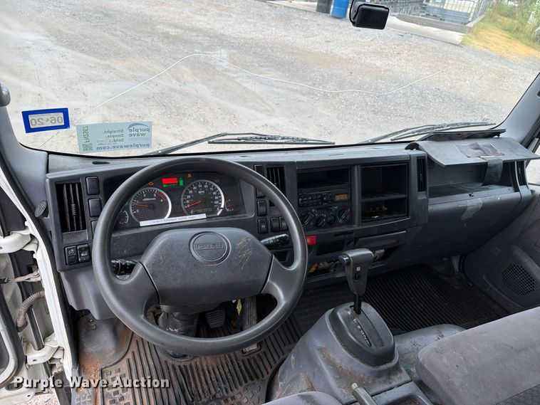image for item FN2567 2014 Isuzu NRR box truck