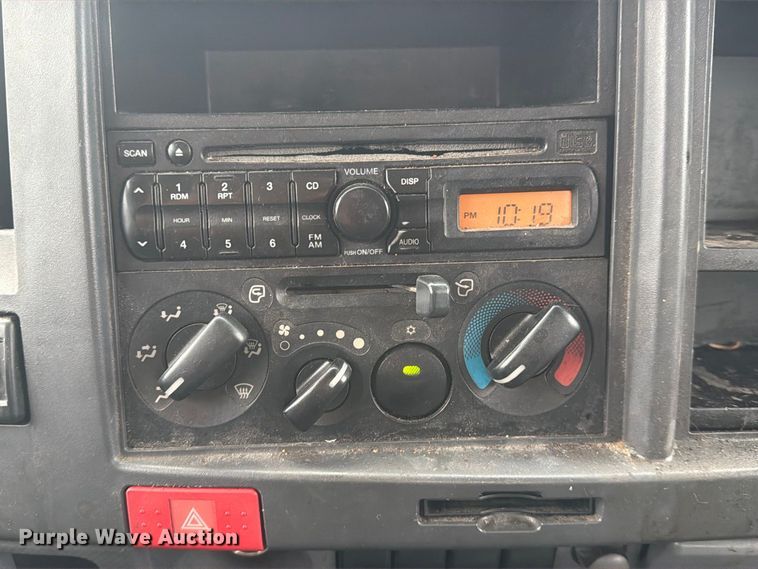 image for item FN2567 2014 Isuzu NRR box truck
