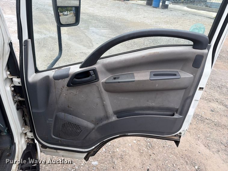 image for item FN2567 2014 Isuzu NRR box truck