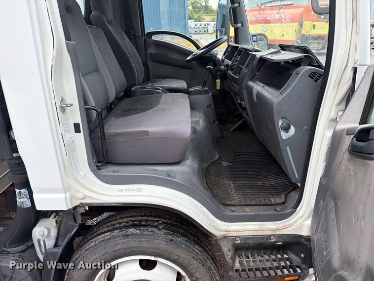 image for item FN2567 2014 Isuzu NRR box truck
