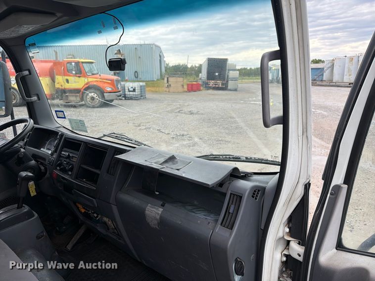 image for item FN2567 2014 Isuzu NRR box truck