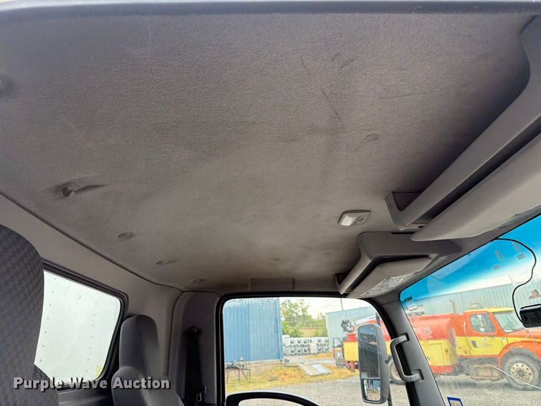 image for item FN2567 2014 Isuzu NRR box truck