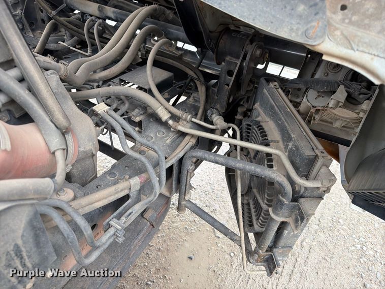 image for item FN2567 2014 Isuzu NRR box truck