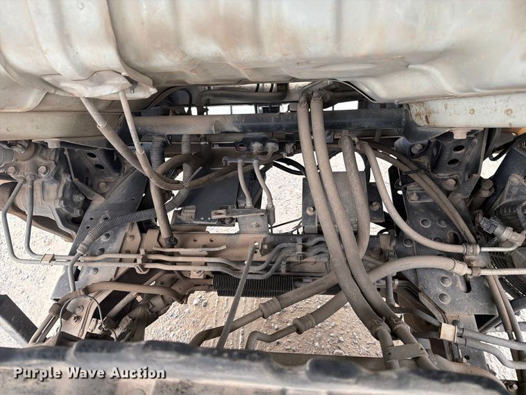 image for item FN2567 2014 Isuzu NRR box truck