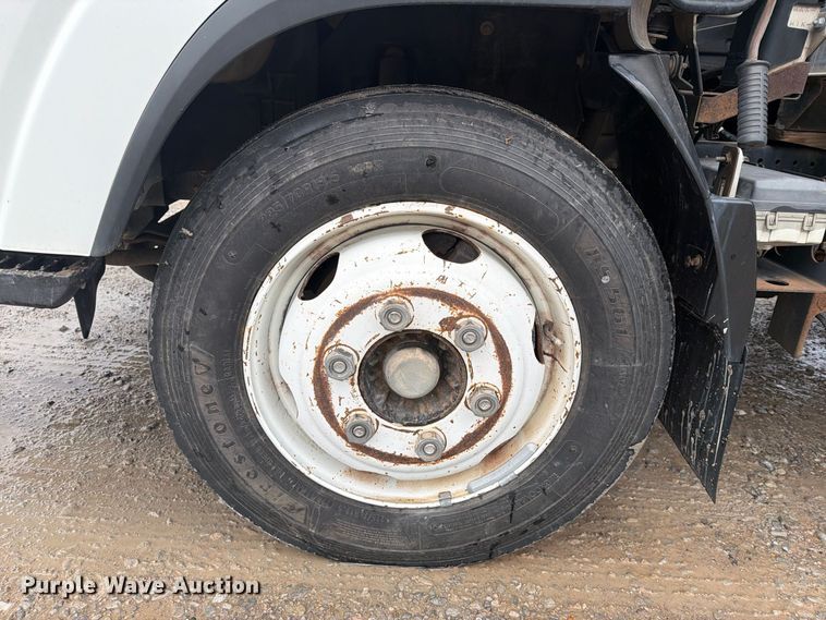 image for item FN2567 2014 Isuzu NRR box truck