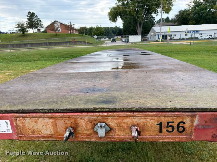 image for item FN5850 1992 Fontaine Trailer Co. flatbed truck