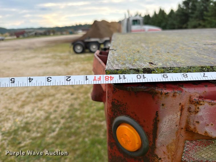 image for item FN5850 1992 Fontaine Trailer Co. flatbed truck