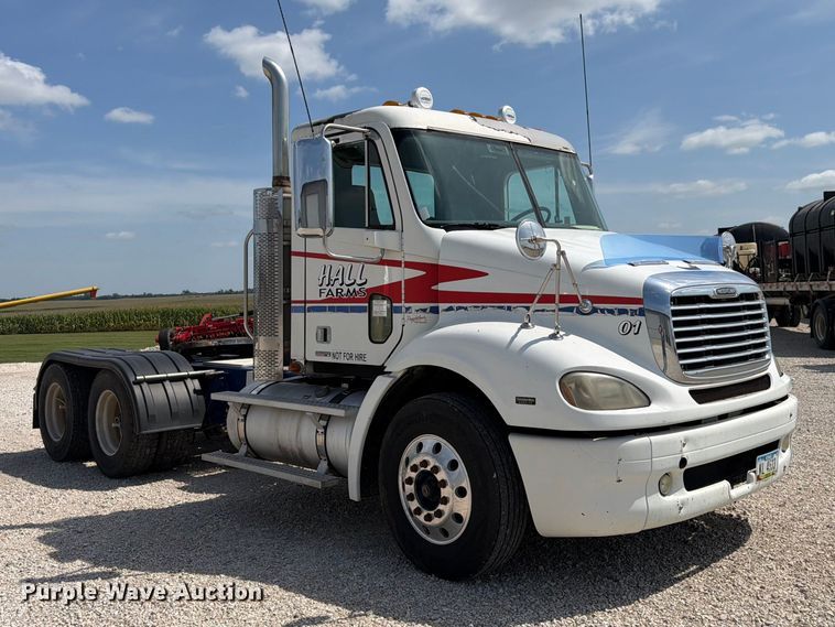 image for item FP3016 2009 Freightliner Columbia semi truck