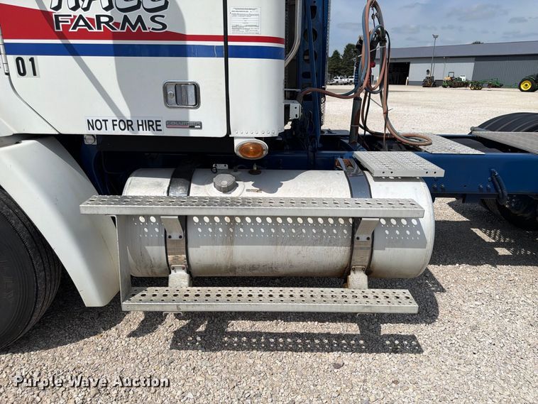 image for item FP3016 2009 Freightliner Columbia semi truck
