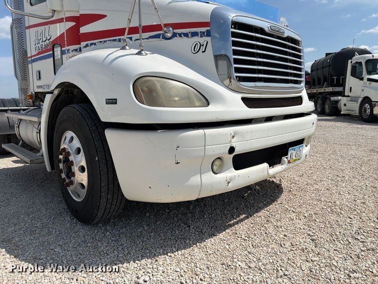 image for item FP3016 2009 Freightliner Columbia semi truck