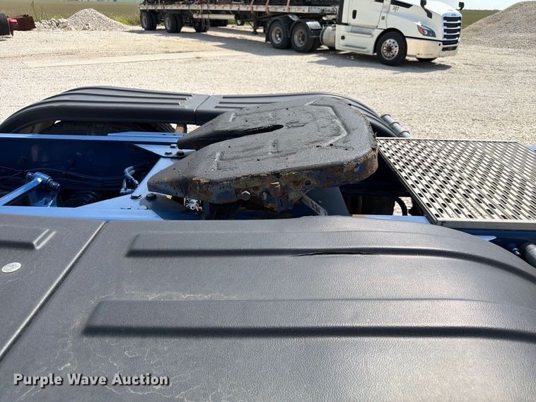 image for item FP3016 2009 Freightliner Columbia semi truck