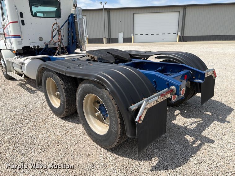 image for item FP3016 2009 Freightliner Columbia semi truck